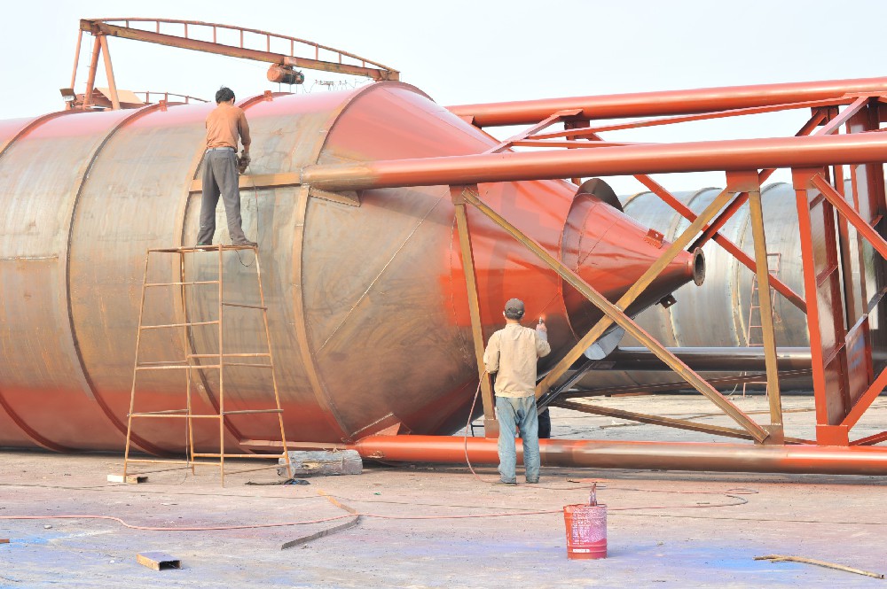 鐵器刷新維護新方案：醇酸底漆的出色應用