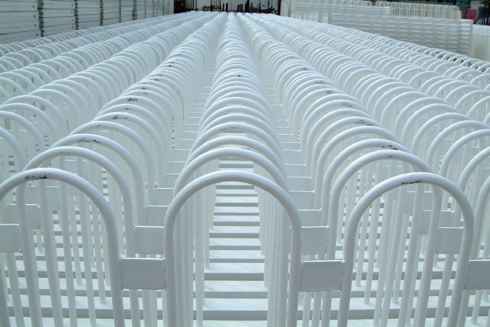 欄桿煥新，晨虹醇酸改裝汽車漆打造安全美觀新界面